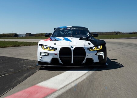El BMW M4 GT3 se estrena como coche de carreras estará a la venta por 10 millones de pesos
