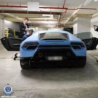 Un australiano estuvo cobrando el paro con un Lamborghini y una Harley en el garaje. Ahora está detenido y se los han incautado por "posesión ilícita"