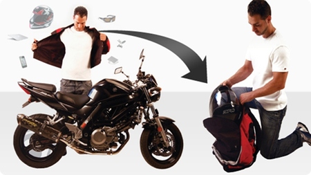 ¿No sabes dónde meter los trastos cuando vas en moto? La chaqueta-mochila puede ser tu solución