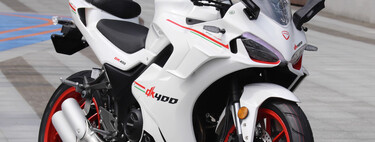 La copia china más descarada: esta deportiva llamada Ducasu le ha fusilado a Ducati hasta la tipografía