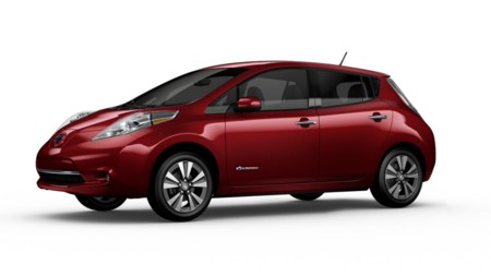 El Nissan LEAF toca fondo en Japón en el peor mes de su historia