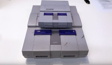 Un vídeo comparativo de la SNES Mini nos muestra al detalle el tamaño de la consola y sus accesorios