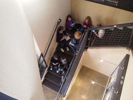Esta es la actitud correcta frente al ciberbullying entre alumnos de Secundaria: la responsabilidad del centro