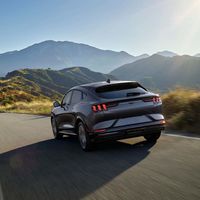 El Ford Mustang Mach-E pone a prueba sus 540 km de autonomía, y termina con 484 km recorridos y un 14% de batería restante