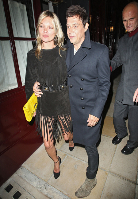 Kate Moss no iba más pedo que Alfredo... que va, estaba un pelín mareada