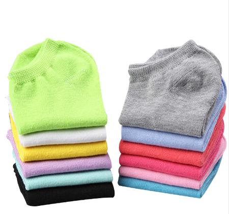 Lote de 10 pares de calcetines de colores por sólo 5,10 euros y envío gratuito. ¡Sólo 0,51€ el par!