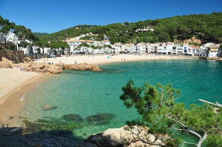 Donde Ver Eclipse Mediterraneo Espana Tarragona Pueblo Bonito Escapada Agosto Buena Comida