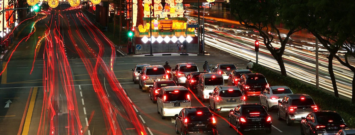 Singapur el verdadero lujo no es tener un Ferrari o un Lamborghini: el estatus es tener un coche, aunque sea viejo