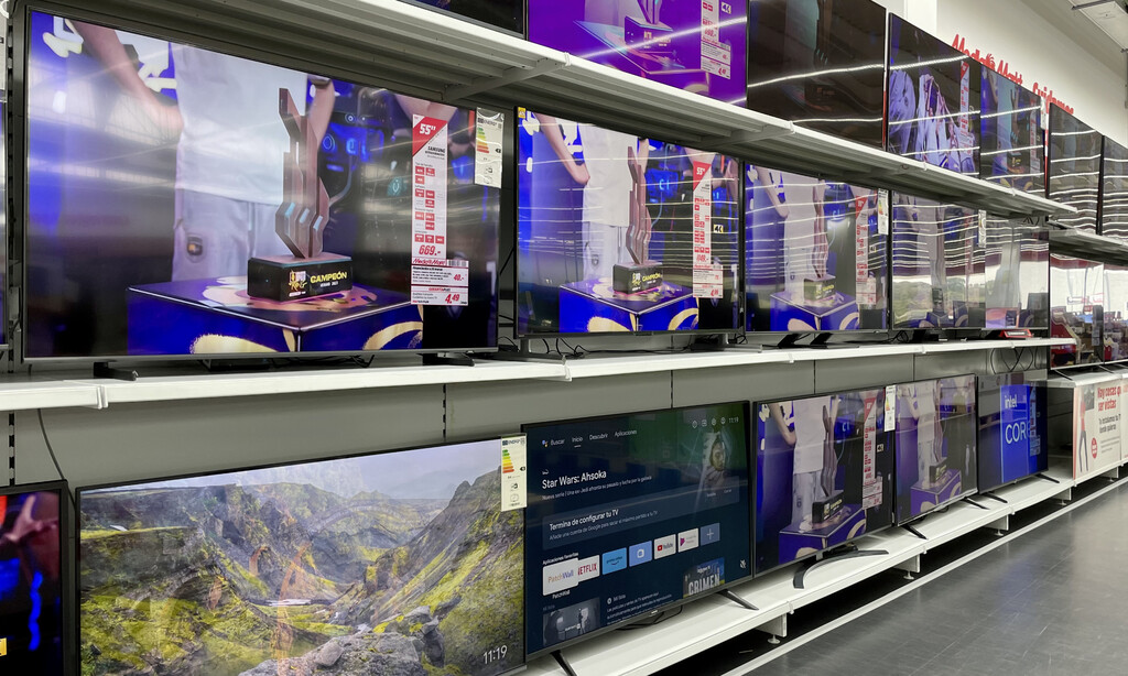 MediaMarkt deja a precio de outlet esta smart TV Philips de 55 pulgadas con Ambilight y perfecta para gaming