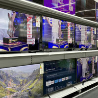 MediaMarkt deja a precio de outlet esta smart TV Philips de 55 pulgadas con Ambilight y perfecta para gaming
