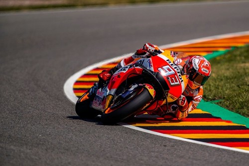 ¡Y van nueve! Marc Márquez se lleva la pole en el GP de Alemania con un nuevo récord en Sachsenring