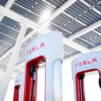 ¡De locos! Más de medio millón de euros por cargar 20 minutos un Tesla Model 3 en un Supercargador