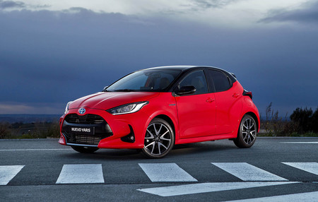 El nuevo Toyota Yaris ya está disponible en España: sólo híbrido y con etiqueta ECO, desde 22.200 euros