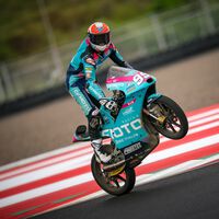 Carlos Tatay logra la primera pole para CFMoto en el mundial y Mario Aji es el héroe local en Indonesia 