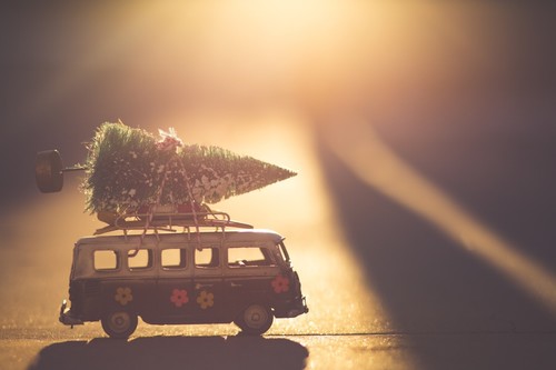 Guía de regalos para flipados de los coches a cualquier precio: desde unos calcetines hasta un coche de verdad