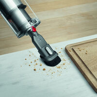 MediaMarkt arrasa con la aspiradora de escoba Dyson y la vende por menos de 400 euros: un chollo que no te puedes perder