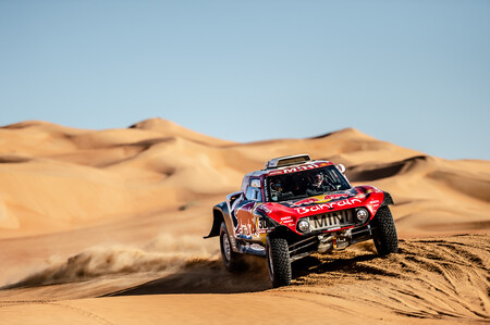 Carlos Sainz ha renovado con MINI y luchará por su cuarto Dakar en 2021