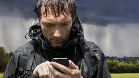 Consejos para utilizar tu móvil durante una emergencia meteorológica o de cualquier otro tipo