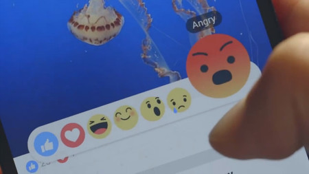 Facebook prueba llevar sus reacciones a Messenger, y esta vez sí habrá un "No me gusta"