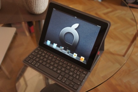 Logitech Solar Keyboard Folio, funda y teclado con paneles solares para iPad: A Fondo