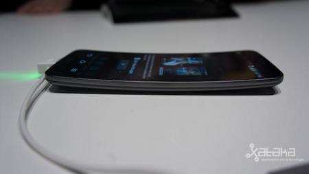 LG G Flex llegará a España en febrero