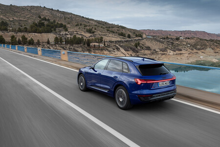 Audi Q8 E Tron 071