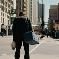 En el principio de The Dark Knight se "cuela" Spider-Man, pero hace falta la vista de un lince y algo más para notarlo 