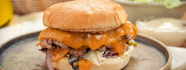 Smash burger: así se hace la receta de hamburguesa con queso preferida de EEUU (ideal para hacer en casa)