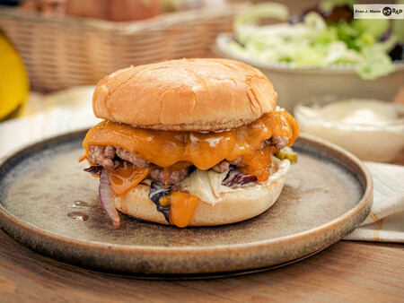 Smash burger: así se hace la receta de hamburguesa con queso preferida de EEUU (ideal para hacer en casa)