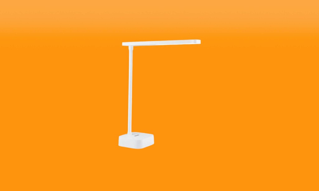 Este flexo minimalista de Philips está rebajadísimo en PcComponentes: aprovecha el PcAniversario y llevátelo por menos de 20 euros 