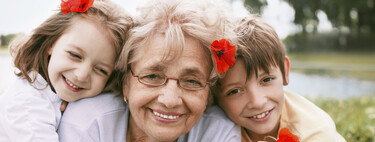 Los abuelos que cuidan de sus nietos viven más 