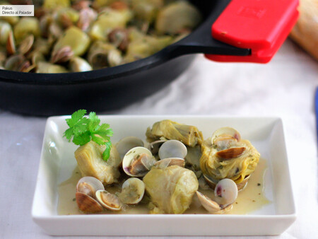 Receta de alcachofas con almejas, ideal para bajar el ritmo después de tantas comilonas