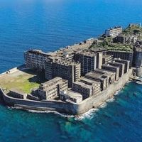 Hashima, el islote que compró Mitsubishi: de infierno minero para 5.000 personas a destino turístico morboso