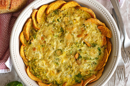 Quiche de coles de Bruselas con costra de camote. Receta vegetariana