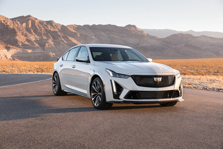 El Cadillac CT-5 V Blackwing de 668 CV es un 'Serie 3 yanqui' que fulmina al superlativo BMW M5 CS