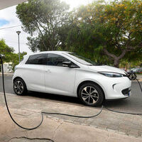 Casi 1 de cada 10 casas en Europa podrían tener energía 'gratis' usando el coche eléctrico, según este estudio 