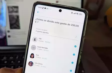 クリスマスディナーのために作成されたグループの費用の分割