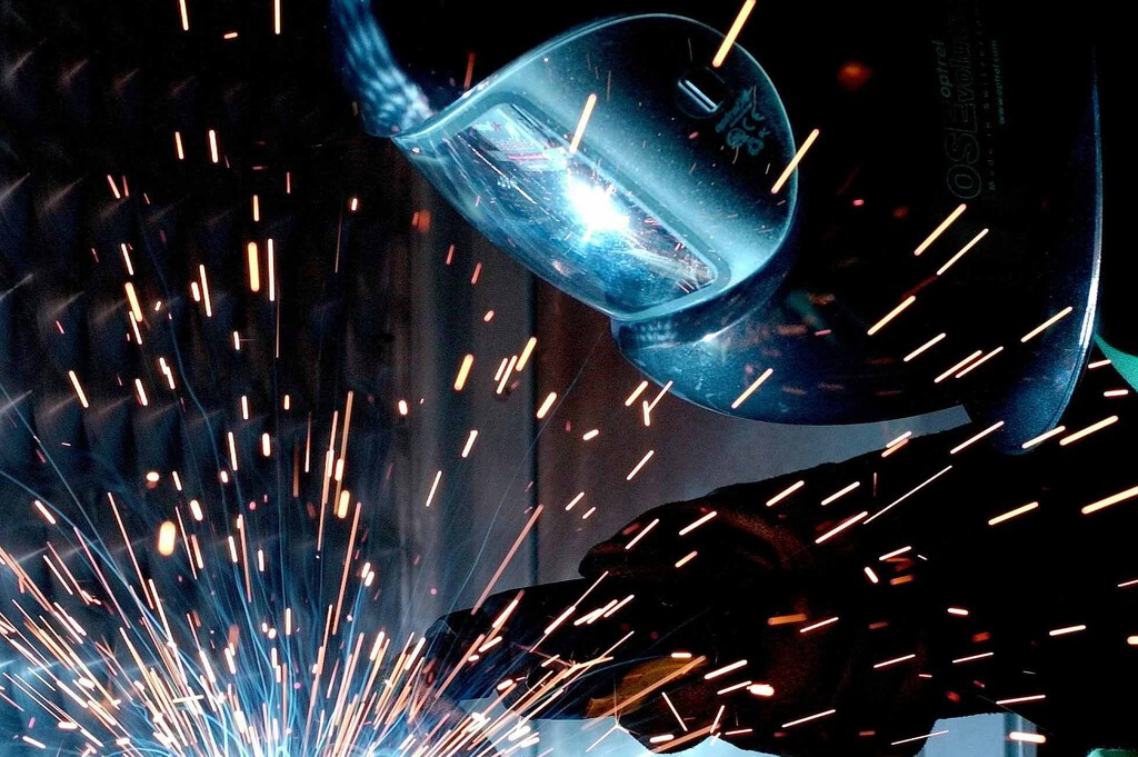 China se pone firme: restringe la exportación de antimonio, un metal utilizado por sus rivales para fabricar armamento