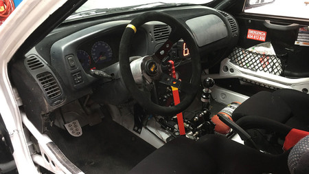 Este Peugeot 205 T16 ni siquiera es un Peugeot ¿Adivinas qué hay debajo?