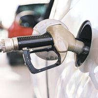 Colocou gasolina em um carro a diesel? Não ligue o veículo! Saiba o que fazer 