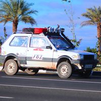 Acabar el Dakar con un Fiat Panda de más de 30 años: el loco sueño que están a punto de alcanzar dos españoles 