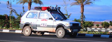Acabar el Dakar con un Fiat Panda de más de 30 años: el loco sueño que están a punto de alcanzar dos españoles 