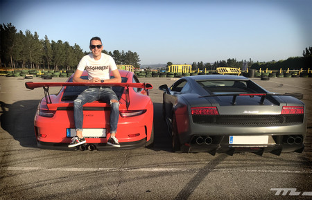 Iago Aspas, un verdadero amante de los coches: "Prefiero escuchar el sonido del motor que el fútbol en la radio del coche"