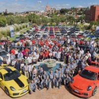 Porsche lo hace de nuevo y reúne más de 100 autos en la décima edición del Porsche Parade & Festival