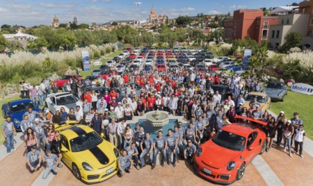 Porsche lo hace de nuevo y reúne más de 100 autos en la décima edición del Porsche Parade & Festival