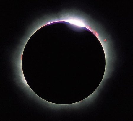 ¿La Luna se aleja de nosotros? El fin de los eclipses totales