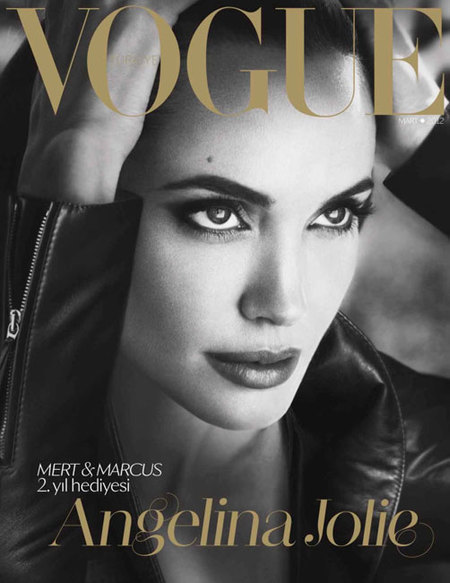 Sólo podría ser Vogue y sólo con Angelina Jolie