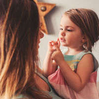 Consejos de disciplina positiva por edades y etapas, recomendados por la Academia Americana de Pediatría