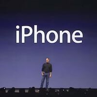 El gran secreto del primer iPhone: Steve Jobs lo lanzó sabiendo que era ilegal y forzó una negociación millonaria en la sombra 