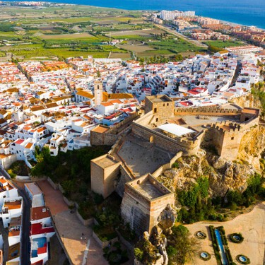 Dónde comer en Almuñécar, Motril y Salobreña: los mejores restaurantes y chiringuitos de la Costa Tropical de Granada 